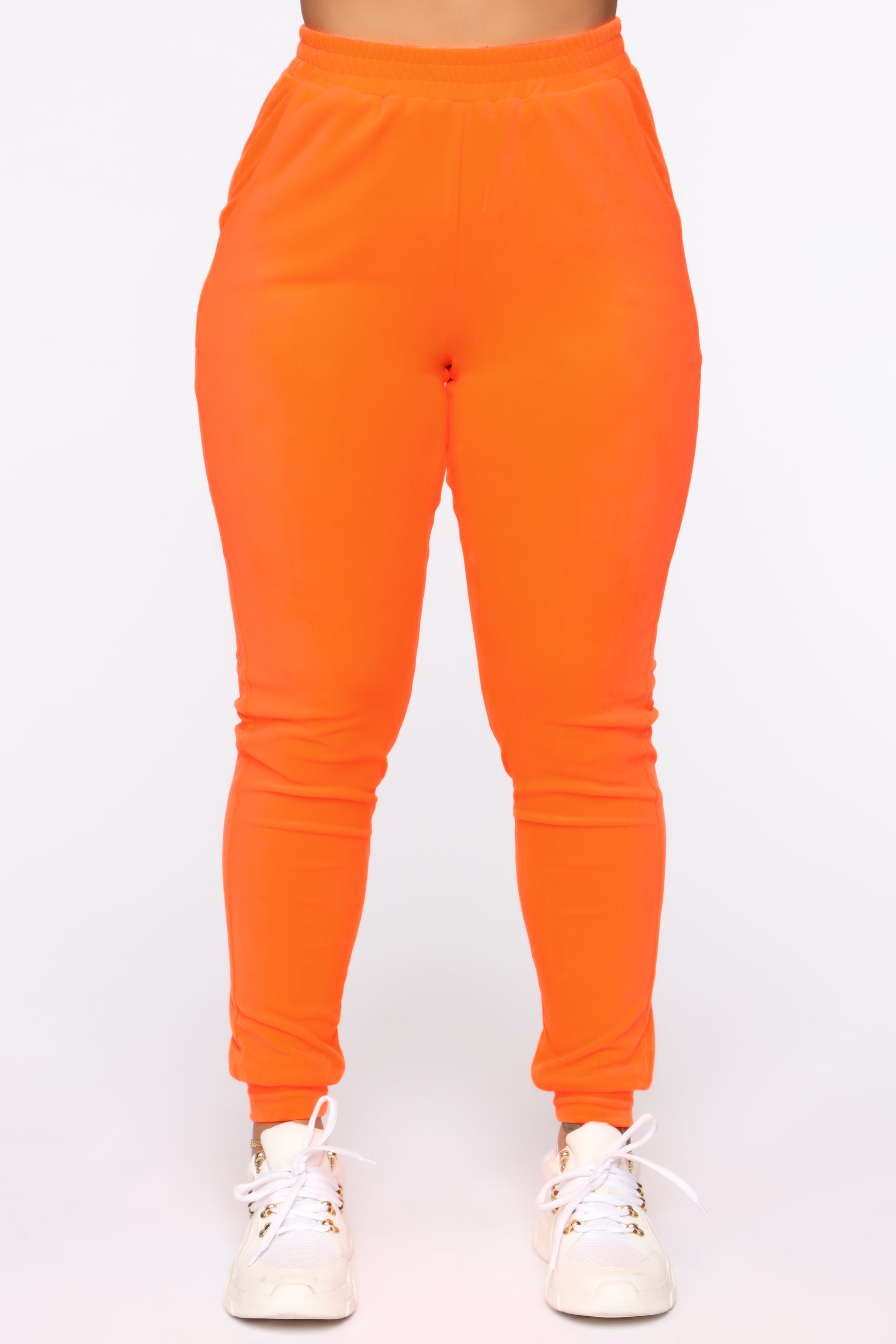 07-25-19_Studio_2_MA_11-50-35_33_HDC23956_NeonOrange_RC_5659_RA_JK